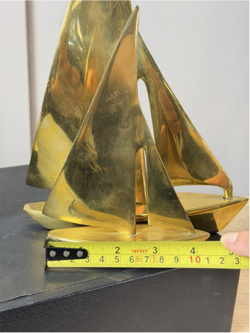 Vintage - Set of 3 Solid Brass Sailboats - Height of Each: 10”/ 9.5“/ 7”tall - Picture 11 of 15